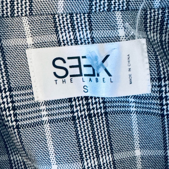 Plaid Gray, Black and White Women's Cropped Jacket (The Seek) - Picture 11 of 11